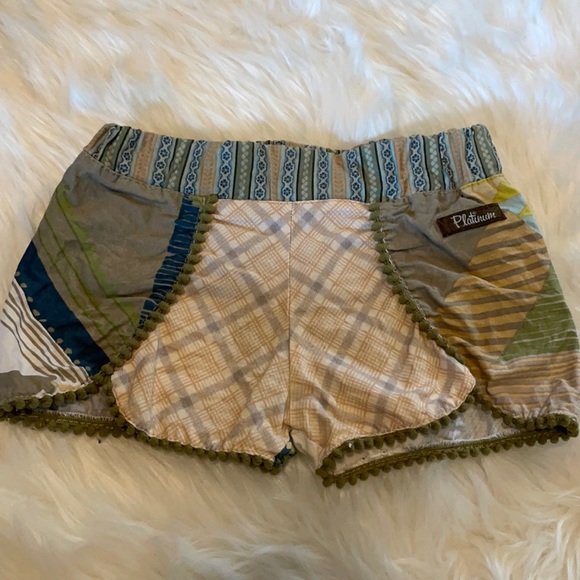 Matilda Jane Platinum shorts - Picture 1 of 5